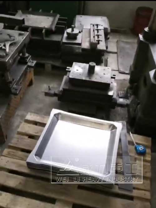 200吨框架式液压机压制样件