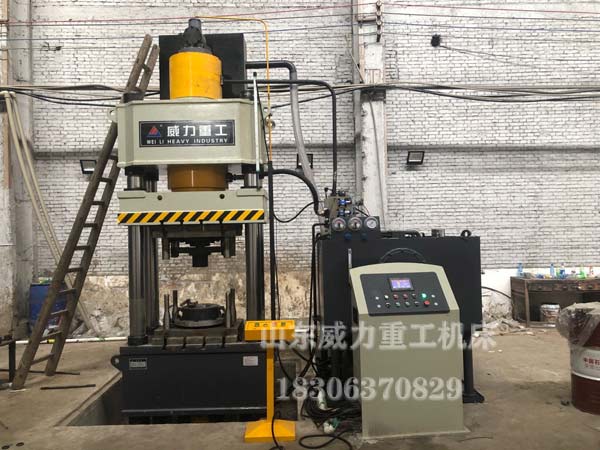 400吨四柱式热锻成型液压机