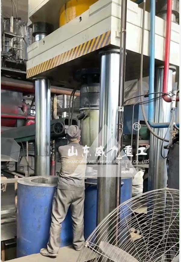 坩埚压制成型液压机