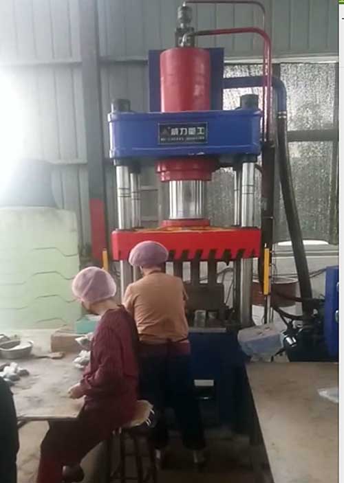 半自动化铁剂粉末成形液压机