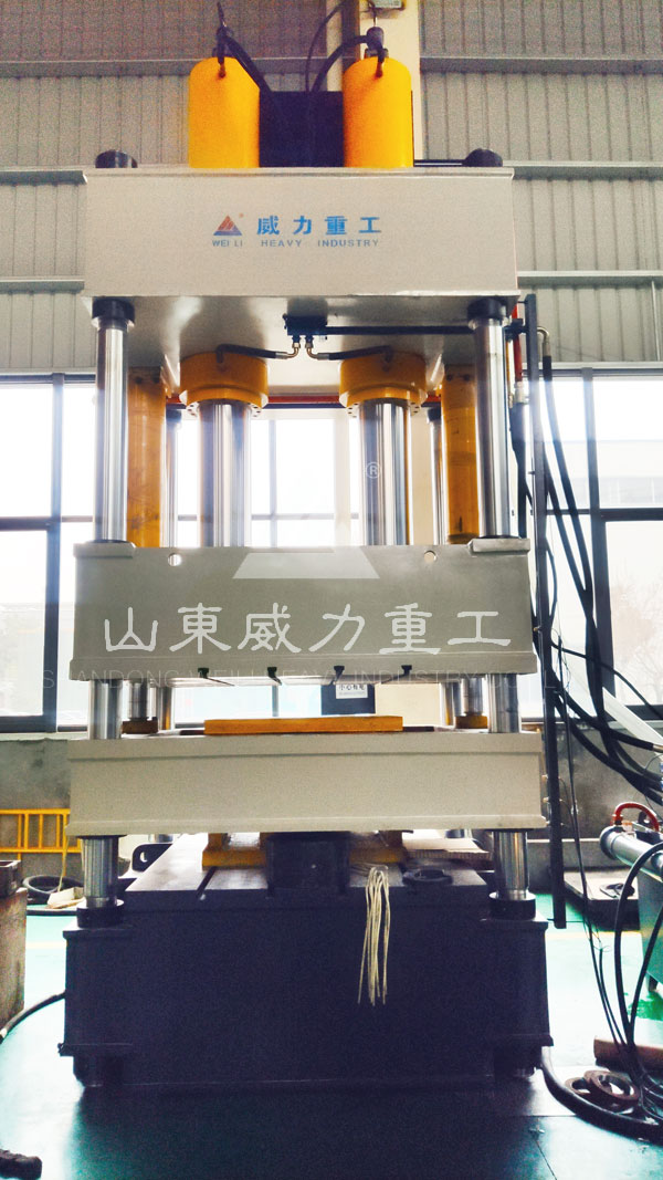 400吨蛭石隔热板成型液压机