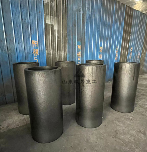 2500吨液压机压制成型的坩埚产品